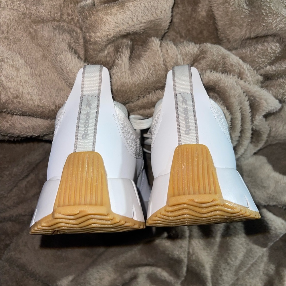 Nike V2k run (Read description) - Picture 3 of 7